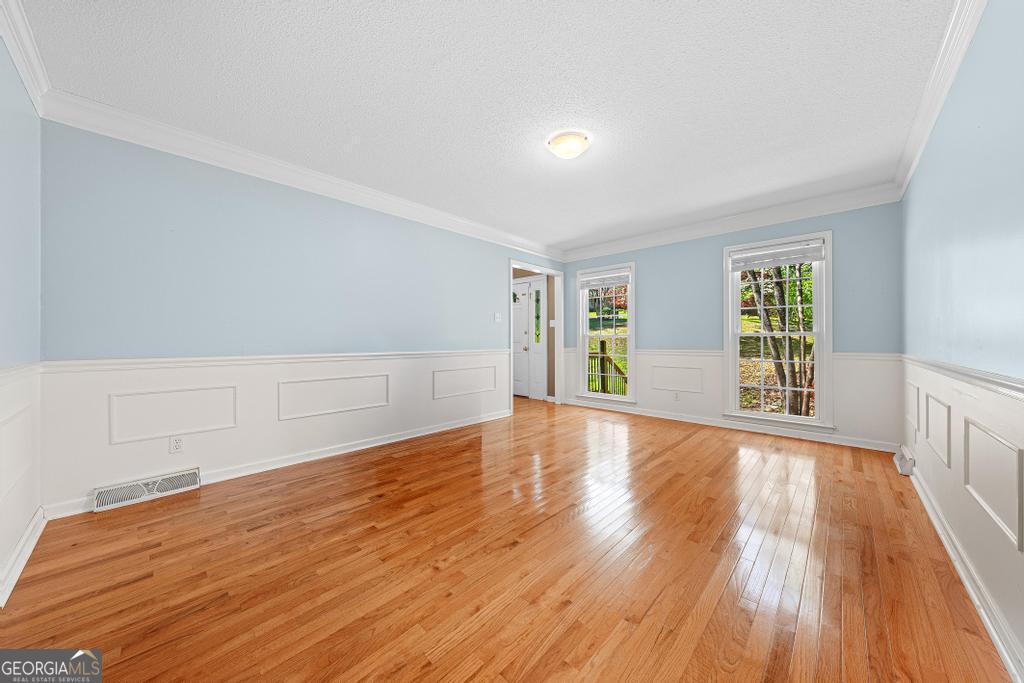73 Ridgeview Heights Toccoa, GA 30577 - Photo 9 of 41 wooden floor in an empty room with a window
