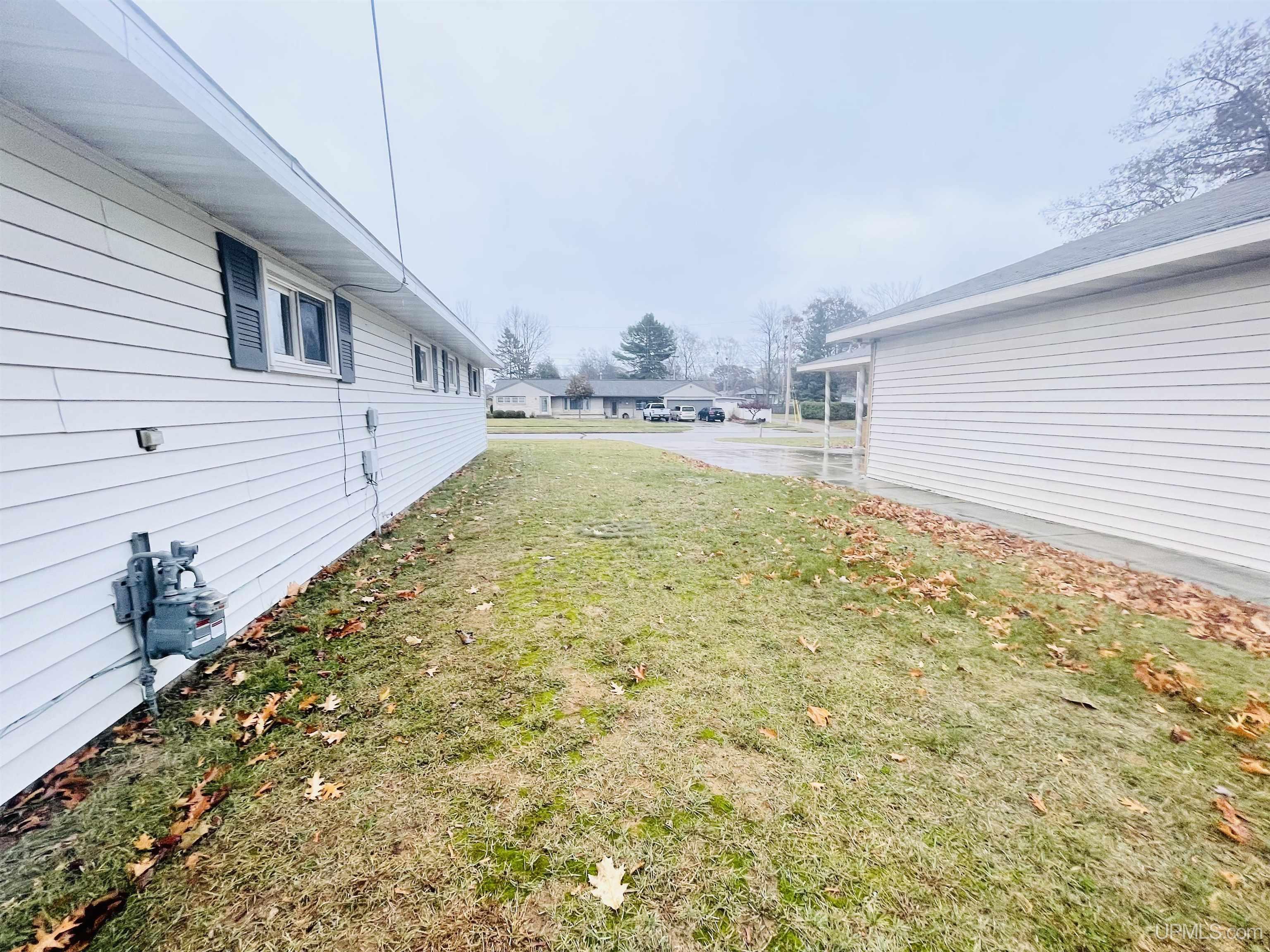 2201 South 23rd Street Escanaba, MI 49829 - Photo 17 of 20