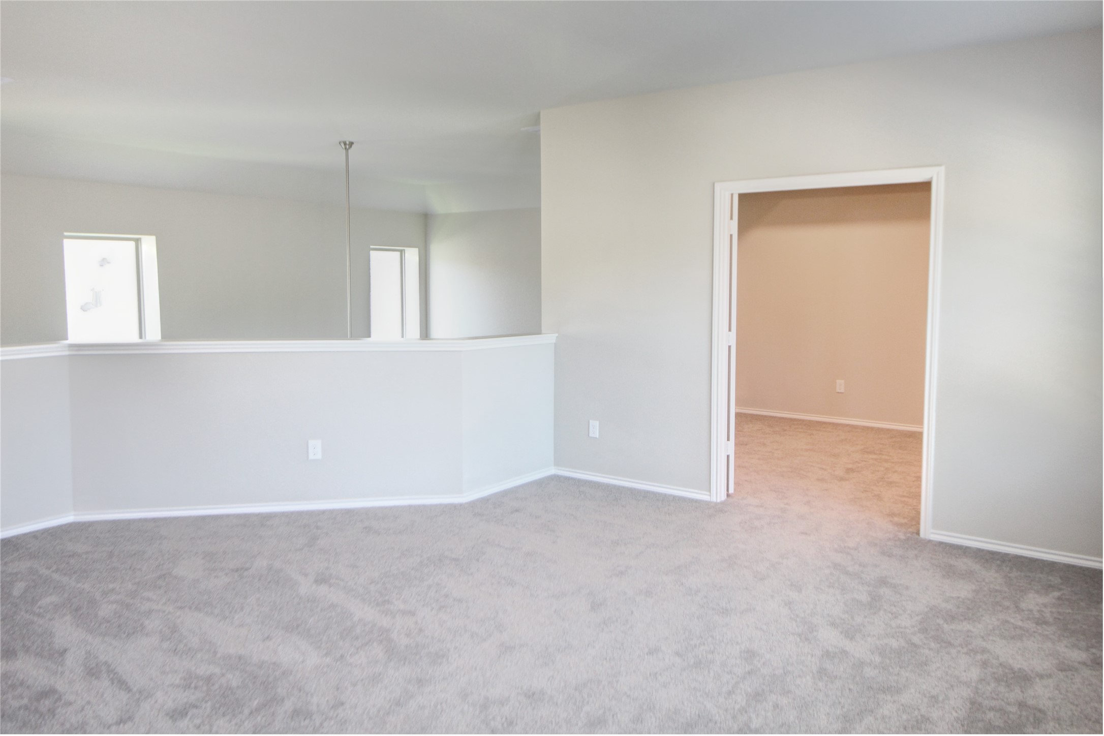 523 Timber Voyage Court Conroe, TX 77304 - Photo 14 of 20 an empty room with windows and closet