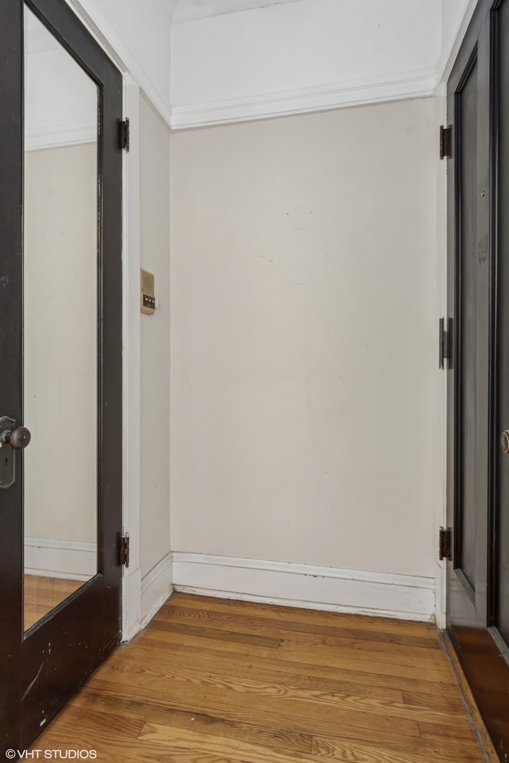 5511 North Winthrop Avenue, Unit 1W Chicago, IL 60640 - Photo 8 of 18 Gallery Image 8