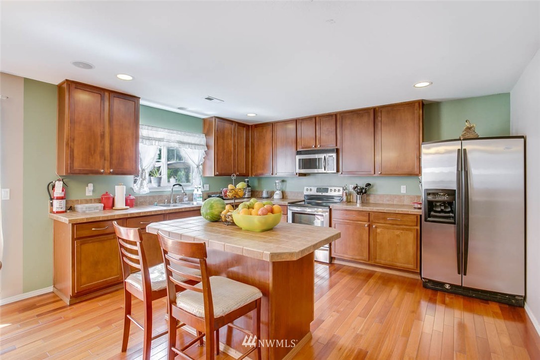 15412 35th Drive Southeast Bothell, WA 98012 - Photo 3 of 21 Gallery Image 3