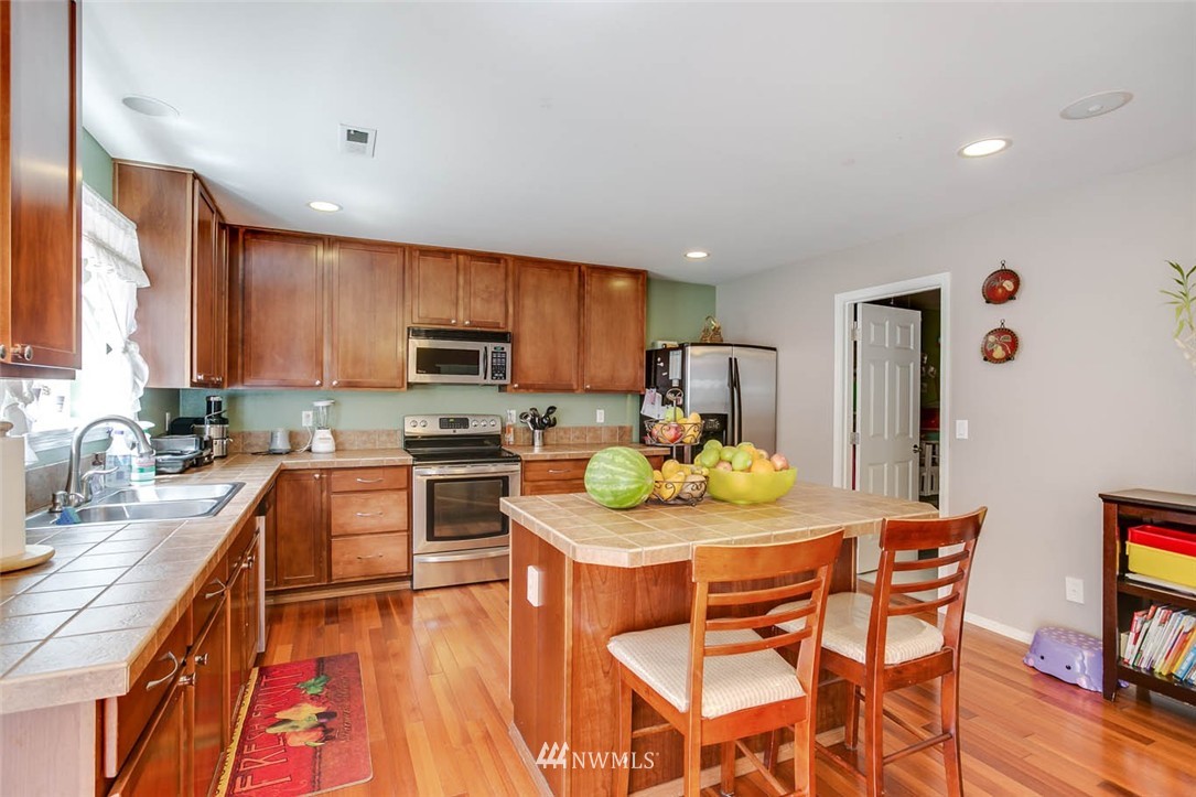 15412 35th Drive Southeast Bothell, WA 98012 - Photo 7 of 21 Gallery Image 7