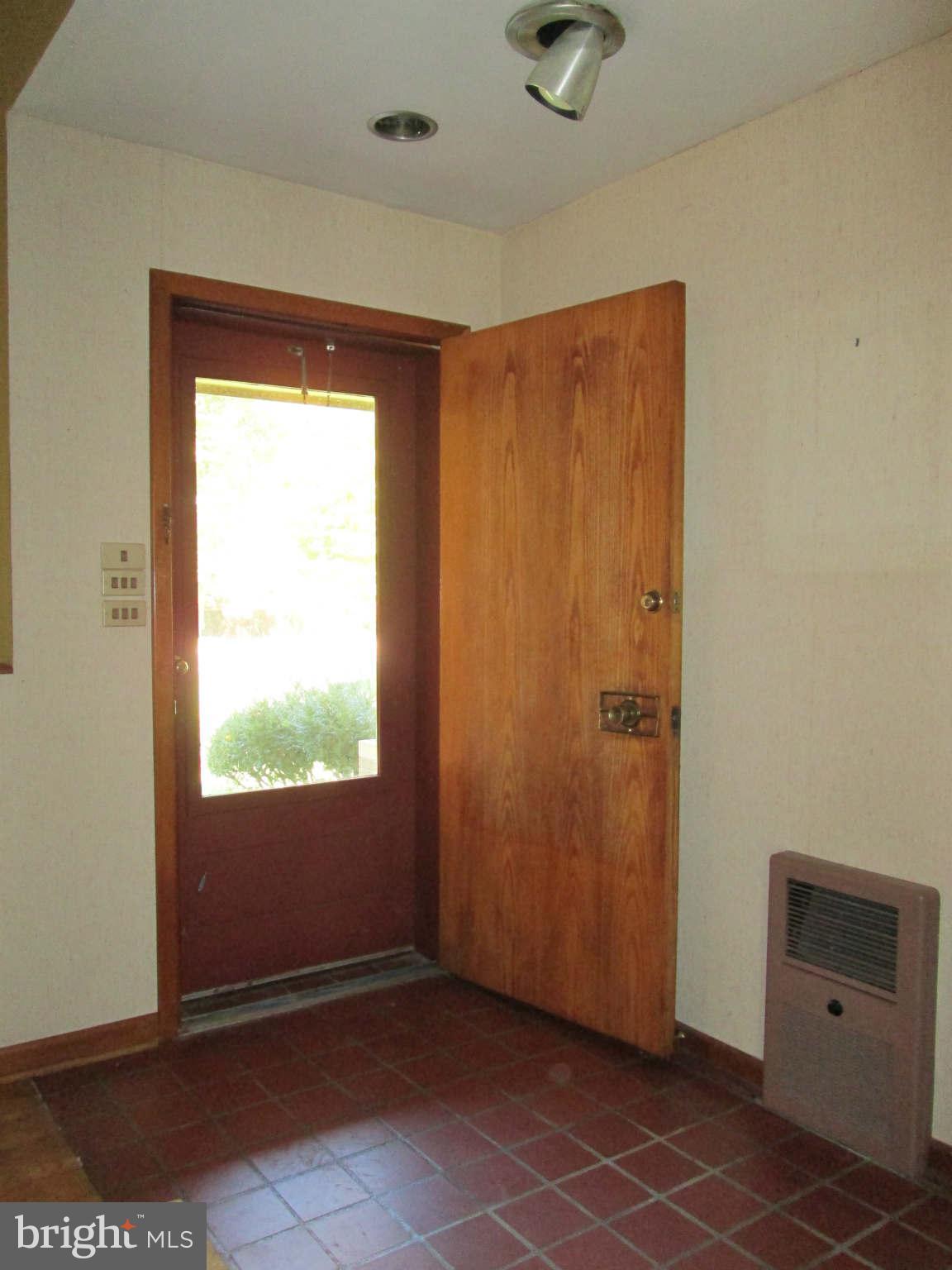 215 East Ring Factory Road Bel Air, MD 21014 - Photo 9 of 21 Entryway/Foyer