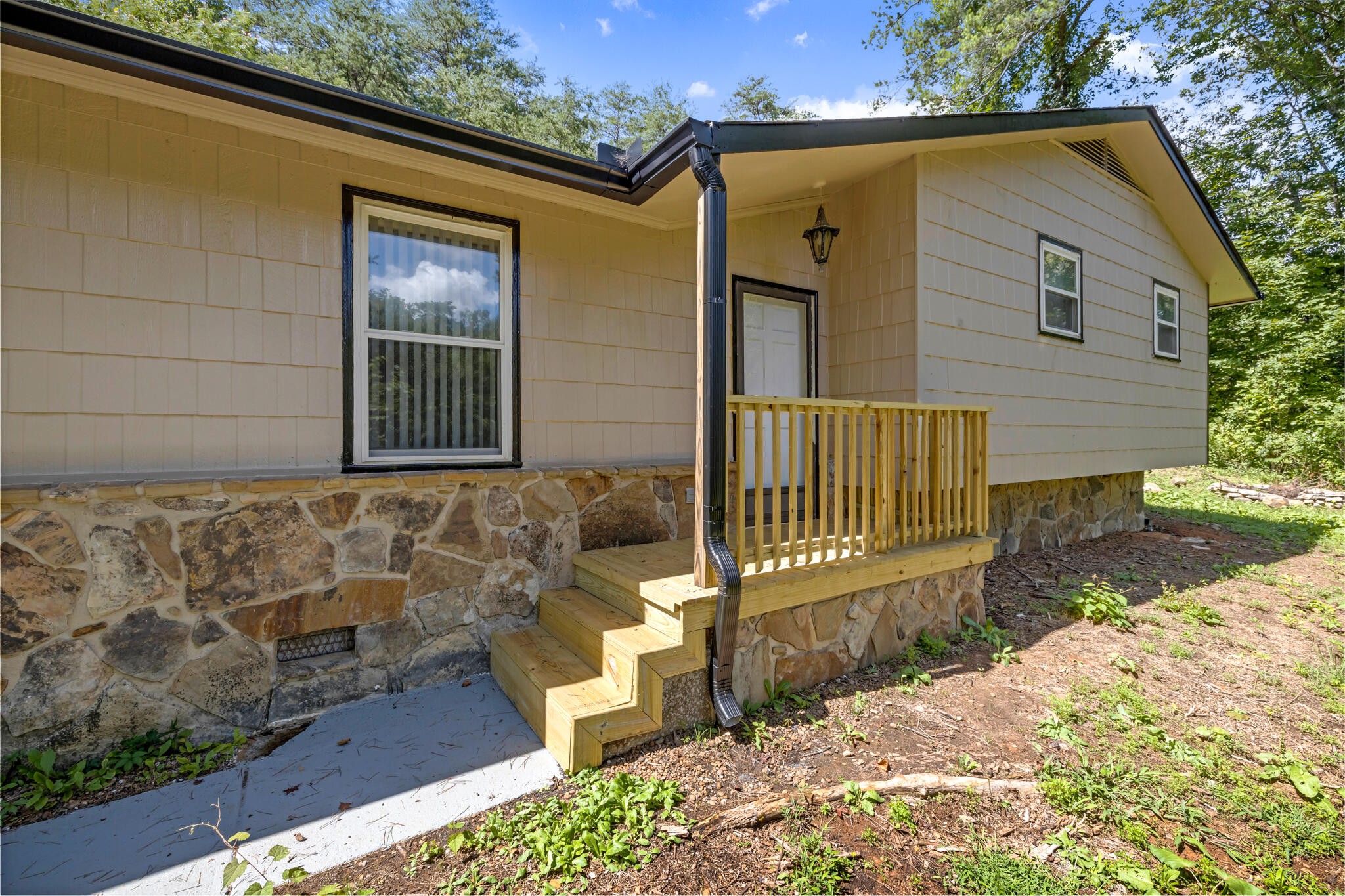 5788 Hickory Valley Road Heiskell, TN 37754 - Photo 2 of 22