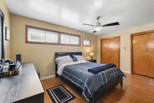 $395,500 | 4437 West 100th Street, Oak Lawn, IL 60453