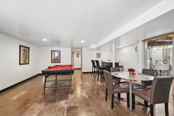 $395,500 | 4437 West 100th Street, Oak Lawn, IL 60453