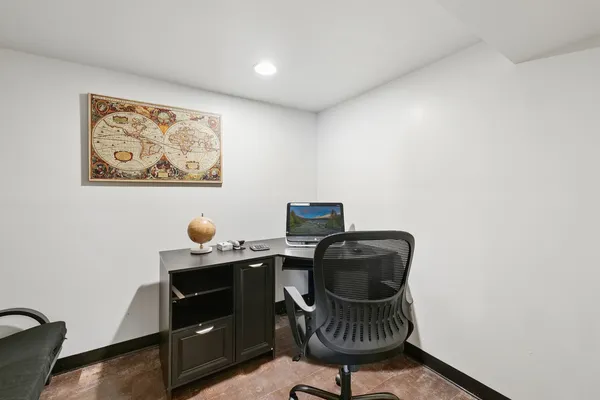 $395,500 | 4437 West 100th Street, Oak Lawn, IL 60453