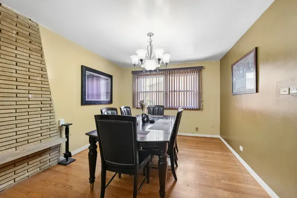 $395,500 | 4437 West 100th Street, Oak Lawn, IL 60453