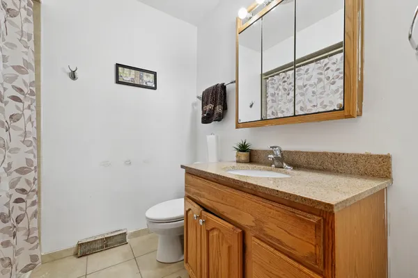 $395,500 | 4437 West 100th Street, Oak Lawn, IL 60453