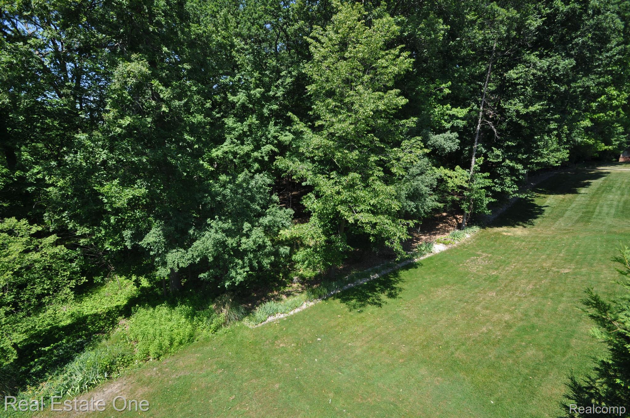 2185 Clinton View Circle Rochester, MI 48309 - Photo 32 of 36 Gallery Image 32