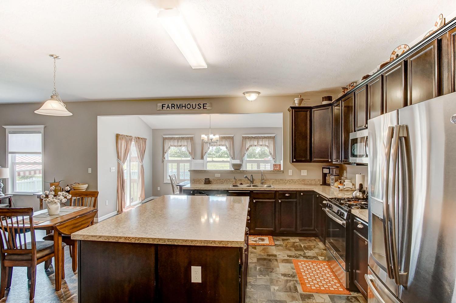 159 Edmonds Drive Commercial Point, OH 43116 - Photo 13 of 39