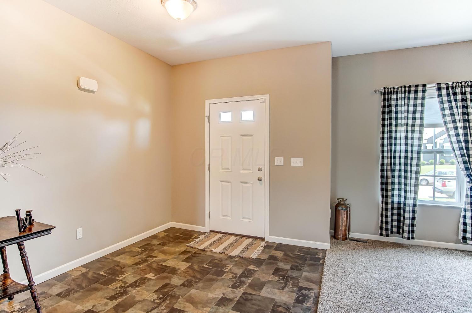 159 Edmonds Drive Commercial Point, OH 43116 - Photo 3 of 39