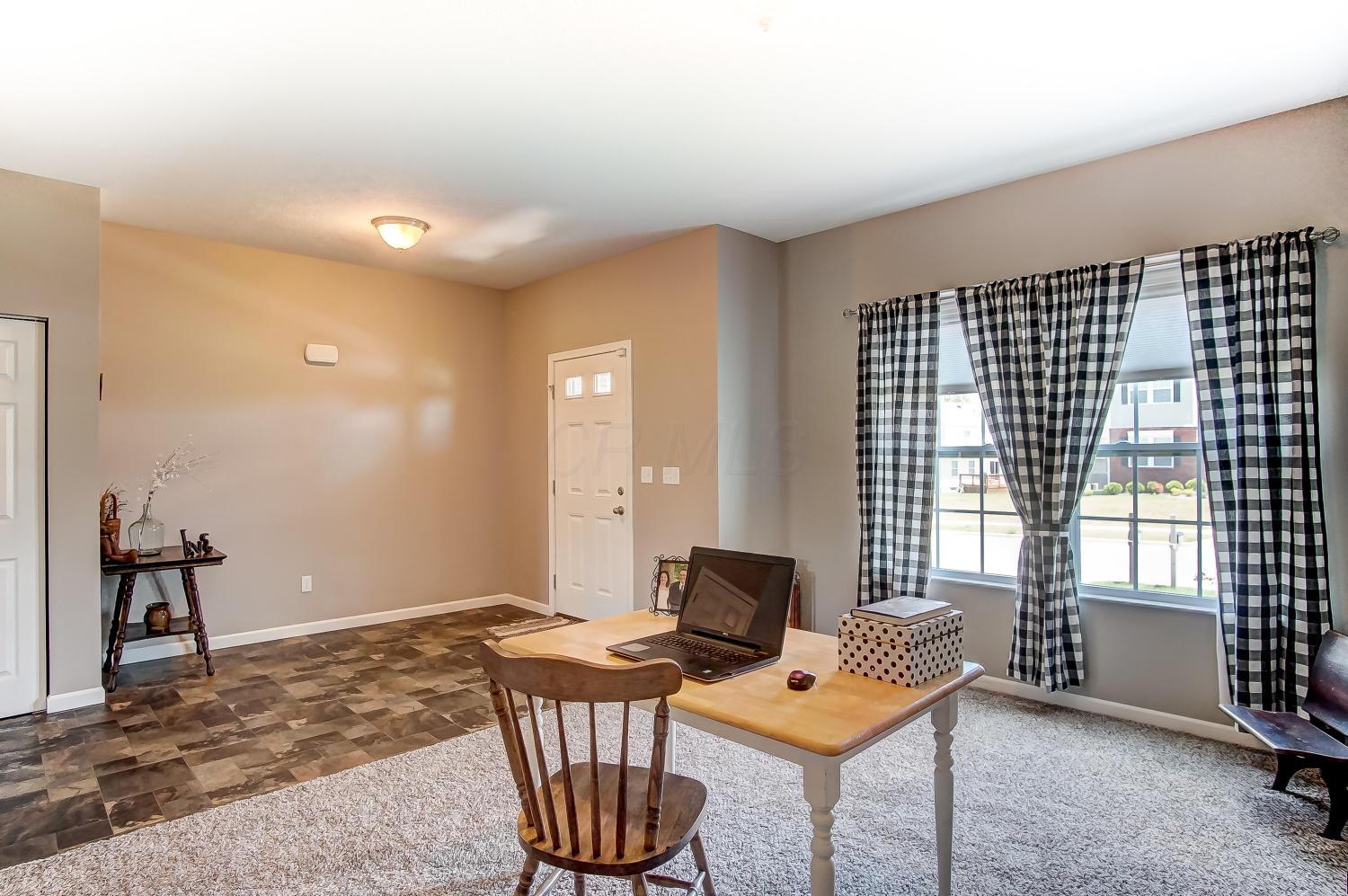 159 Edmonds Drive Commercial Point, OH 43116 - Photo 5 of 39