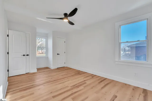 $275,000 | 8 East Sable Court, Greenville, SC 29617