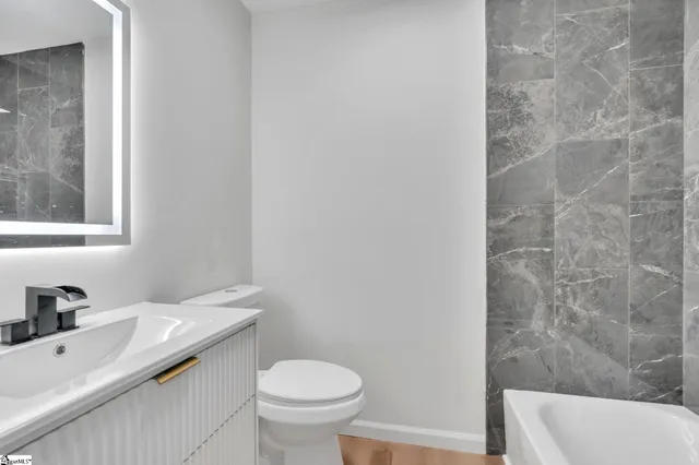 $275,000 | 8 East Sable Court, Greenville, SC 29617