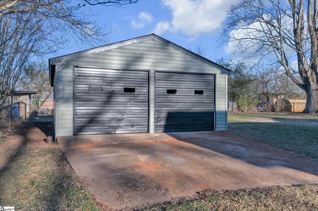 $275,000 | 8 East Sable Court, Greenville, SC 29617