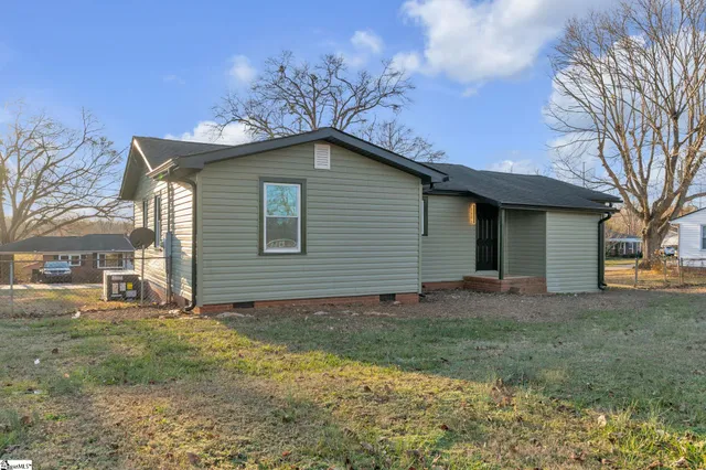 $275,000 | 8 East Sable Court, Greenville, SC 29617