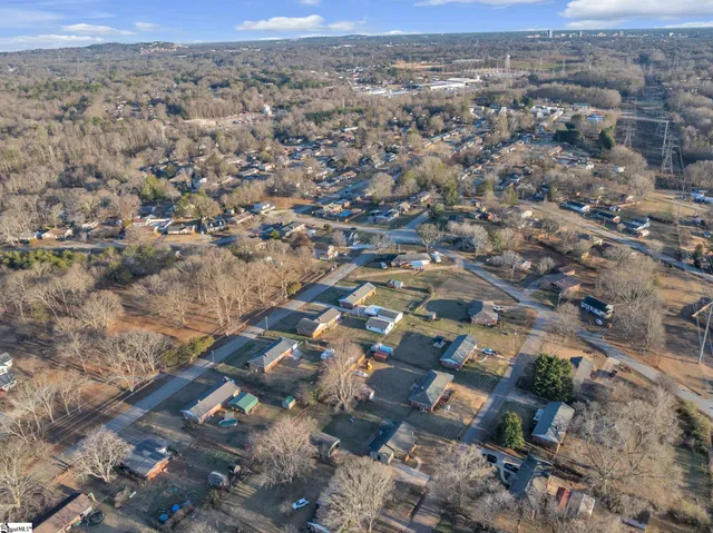 $275,000 | 8 East Sable Court, Greenville, SC 29617