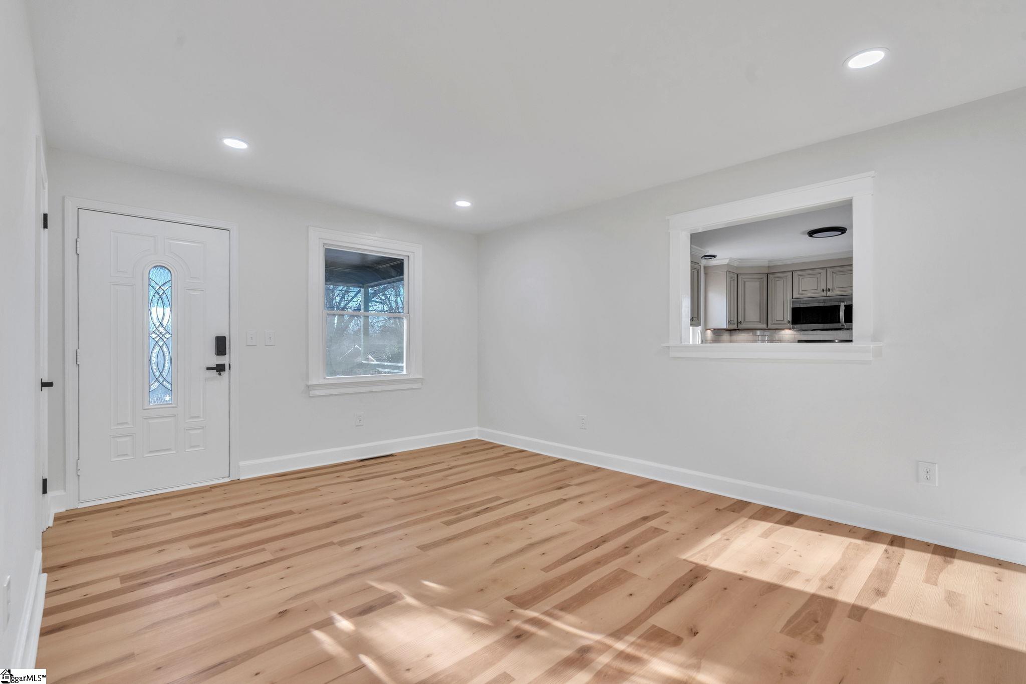 8 East Sable Court Greenville, SC 29617 - Photo 3 of 31