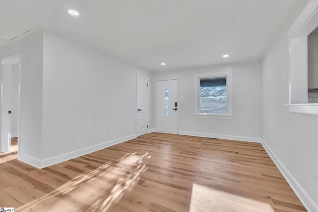 $275,000 | 8 East Sable Court, Greenville, SC 29617