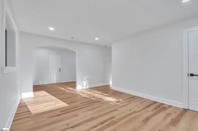 $275,000 | 8 East Sable Court, Greenville, SC 29617