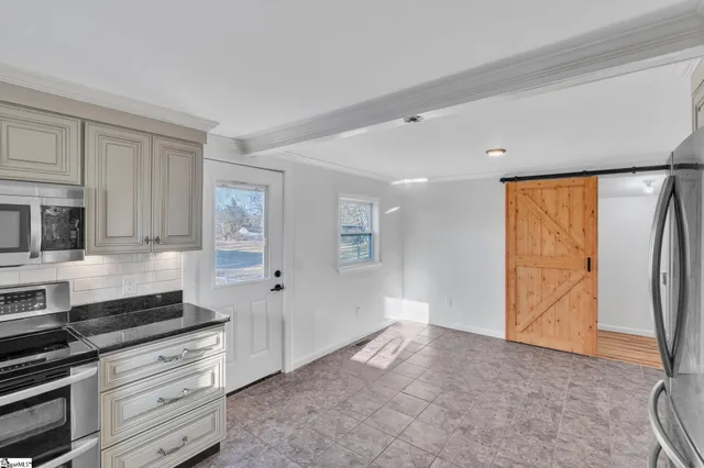 $275,000 | 8 East Sable Court, Greenville, SC 29617