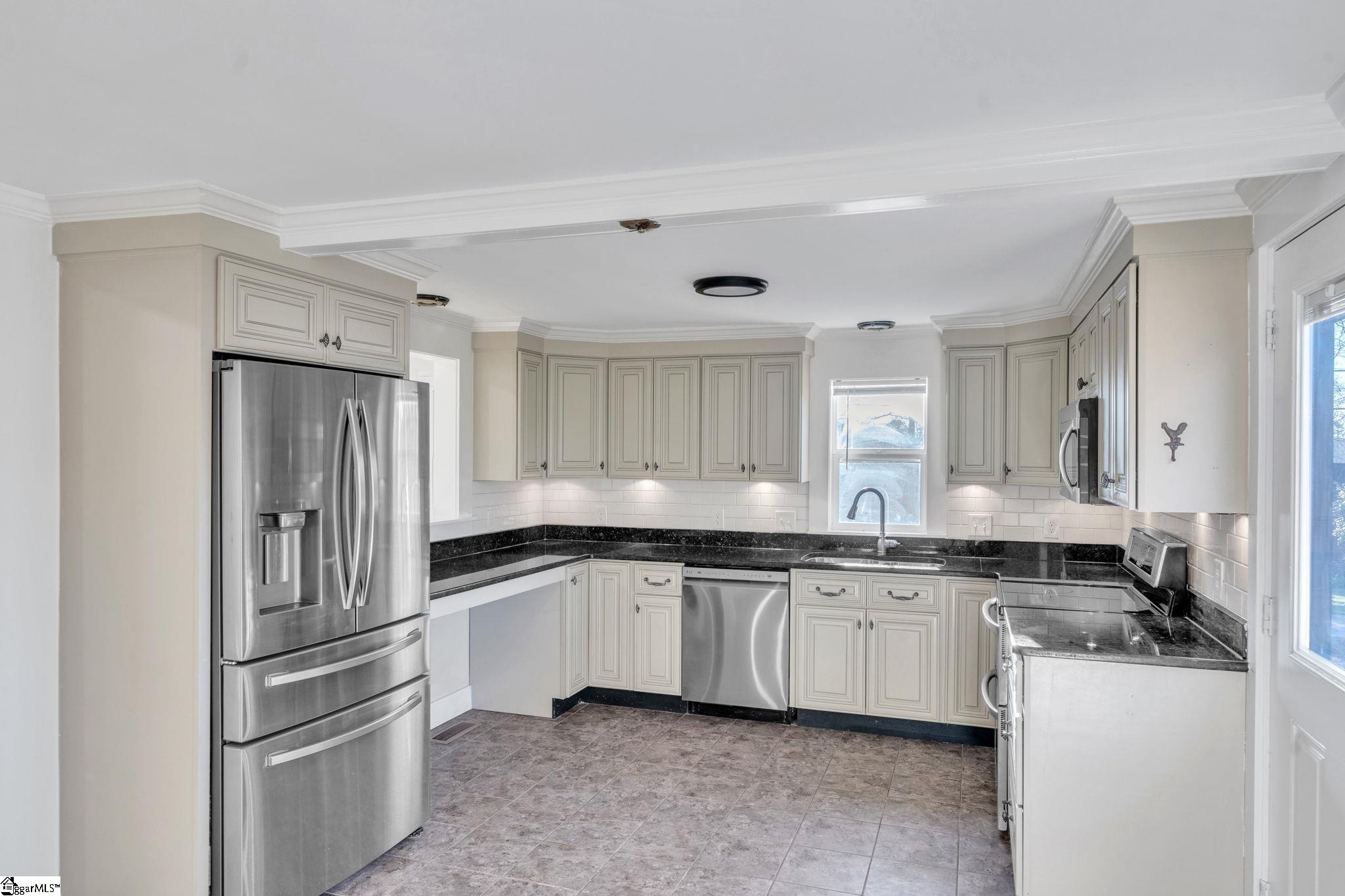 8 East Sable Court Greenville, SC 29617 - Photo 10 of 31