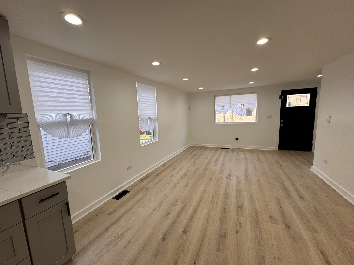 751 Kane Street Aurora, IL 60505 - Photo 4 of 20