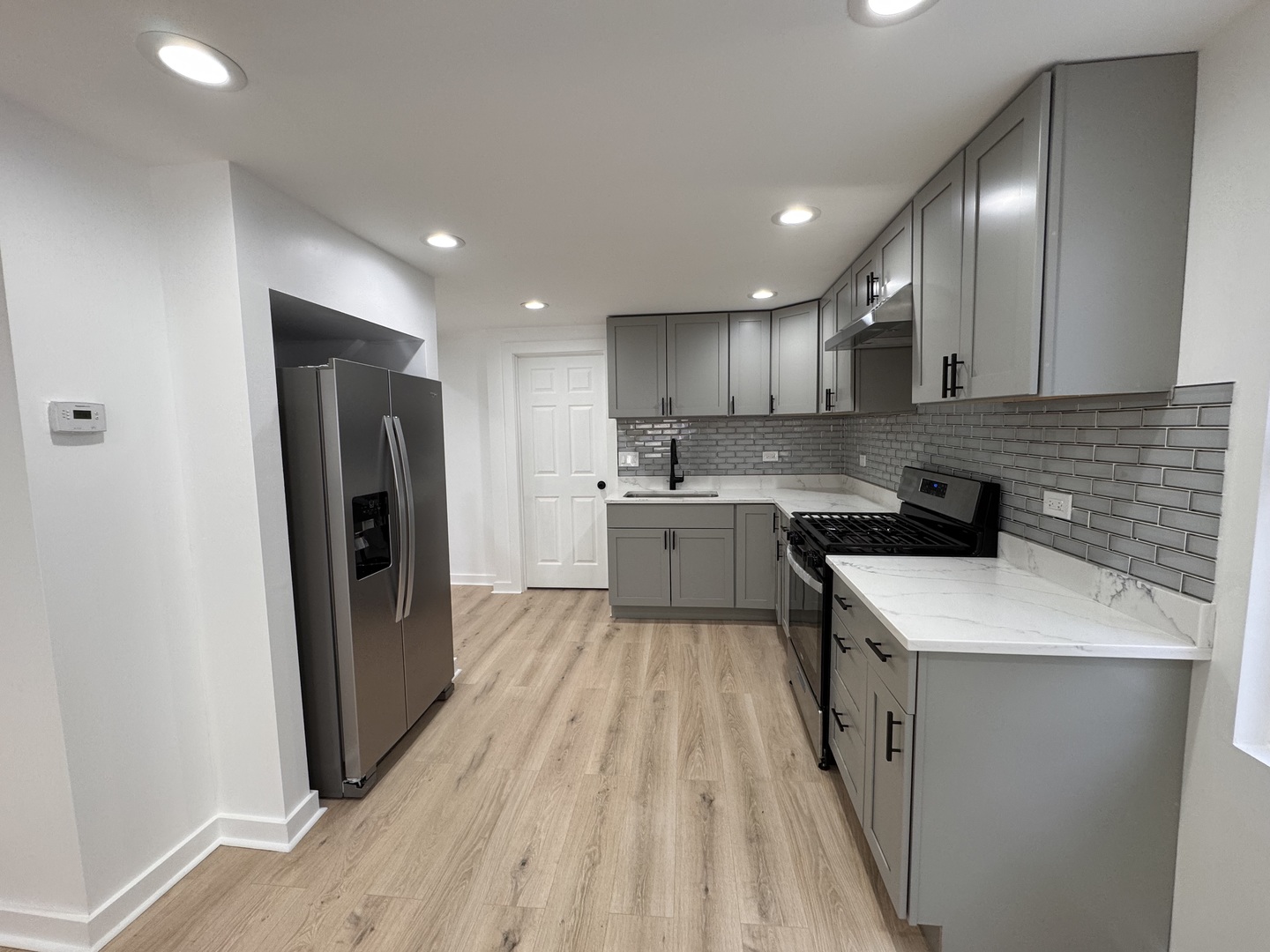 751 Kane Street Aurora, IL 60505 - Photo 5 of 20