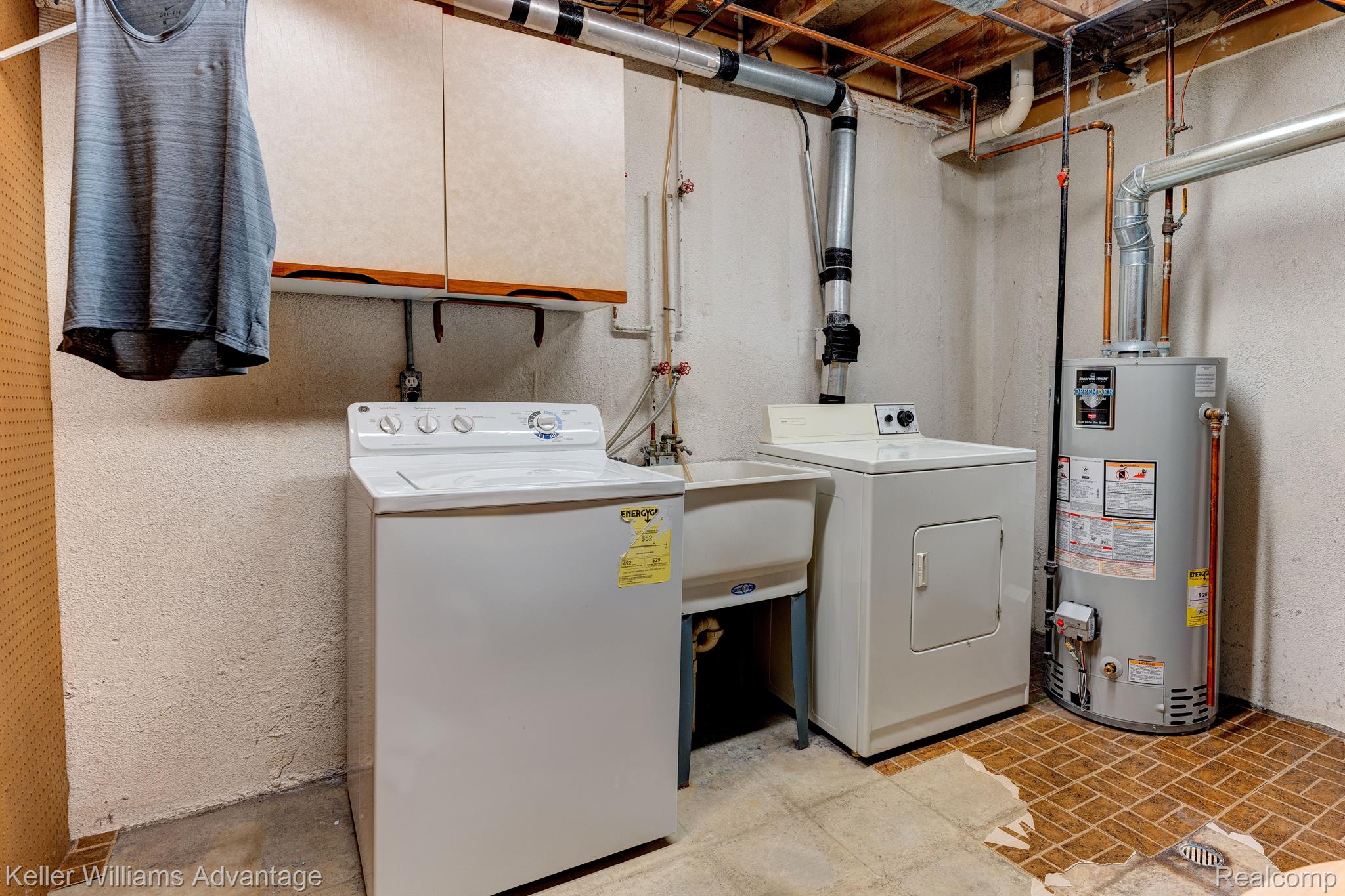 22212 Pondview Novi, MI 48375 - Photo 21 of 28 Gallery Image 21