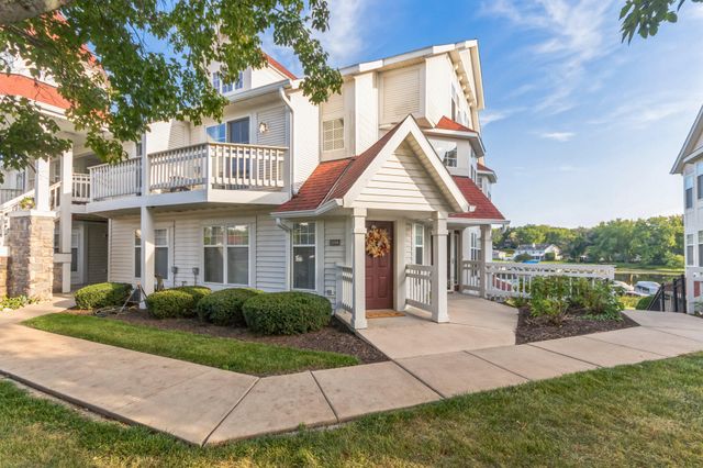 2156 Landings Lane, Delavan, WI 53115