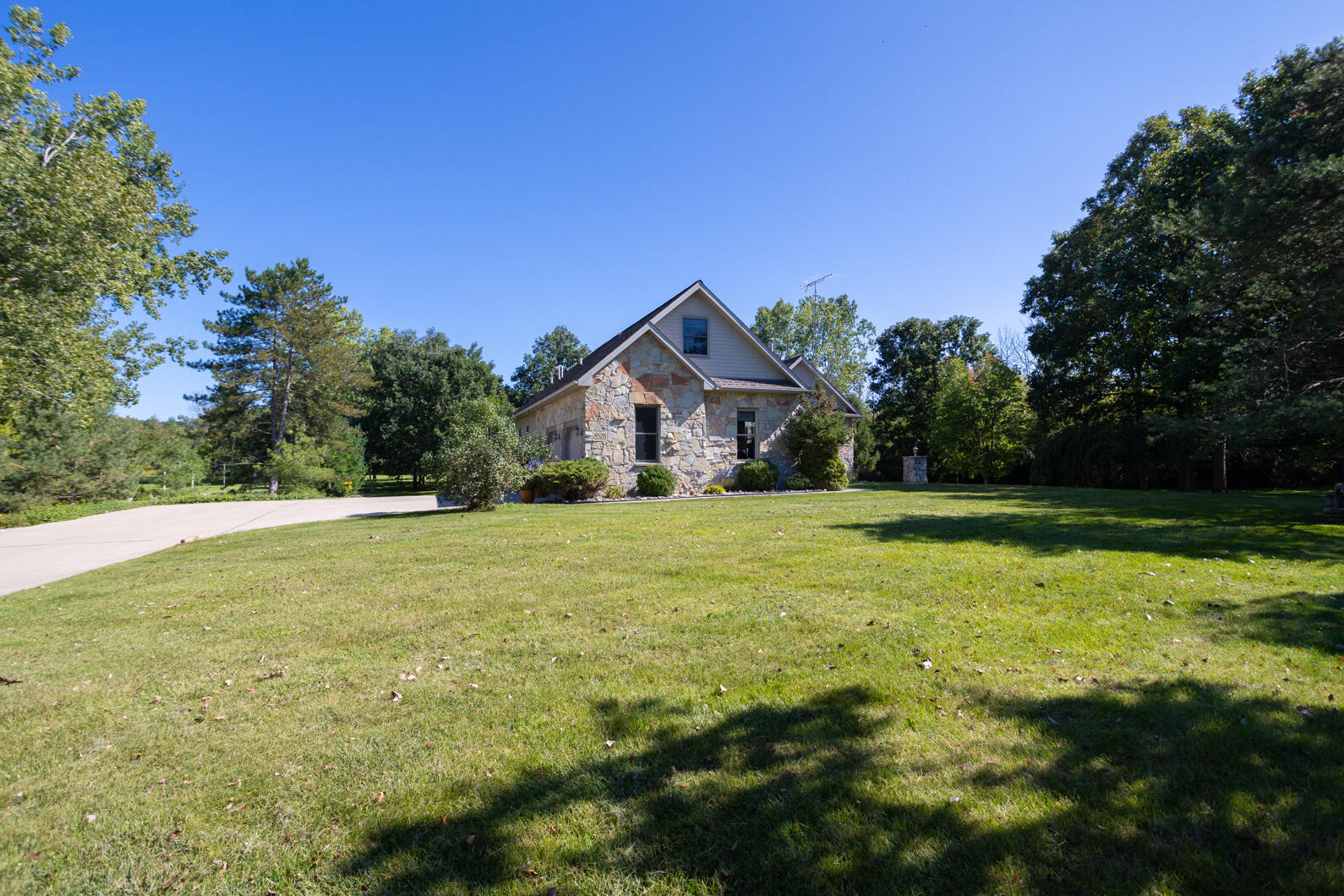 8528 Slee Road Onsted, MI 49265 - Photo 5 of 104 0N0A9916
