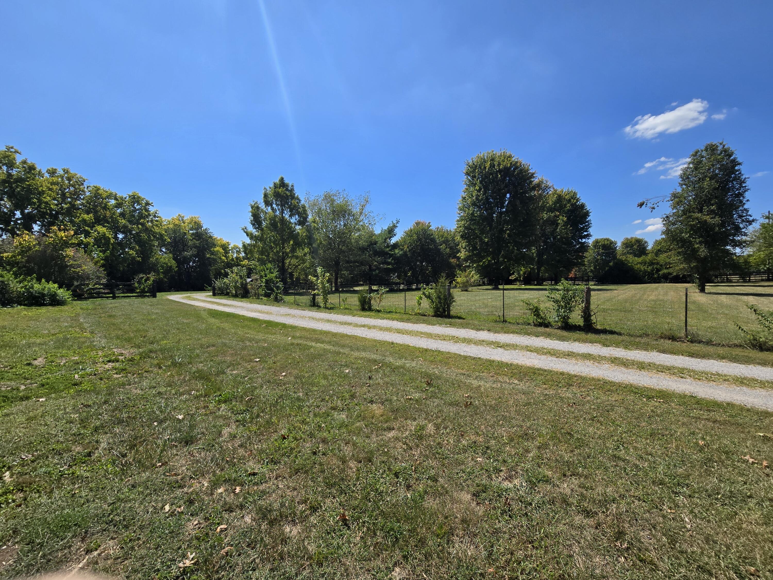 7236 Old Boonesboro Road Winchester, KY 40391 - Photo 42 of 43 20250912_132255