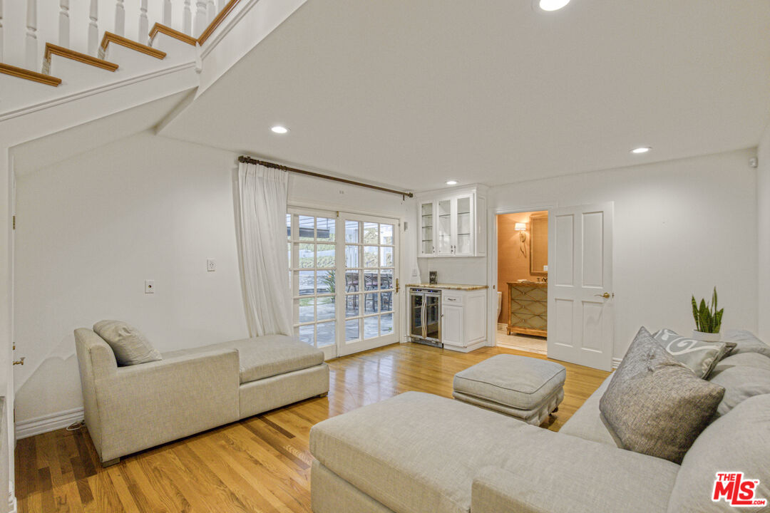 3690 Crownridge Drive Sherman Oaks, CA 91403 - Photo 22 of 55