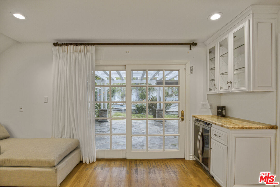 3690 Crownridge Drive Sherman Oaks, CA 91403 - Photo 24 of 55