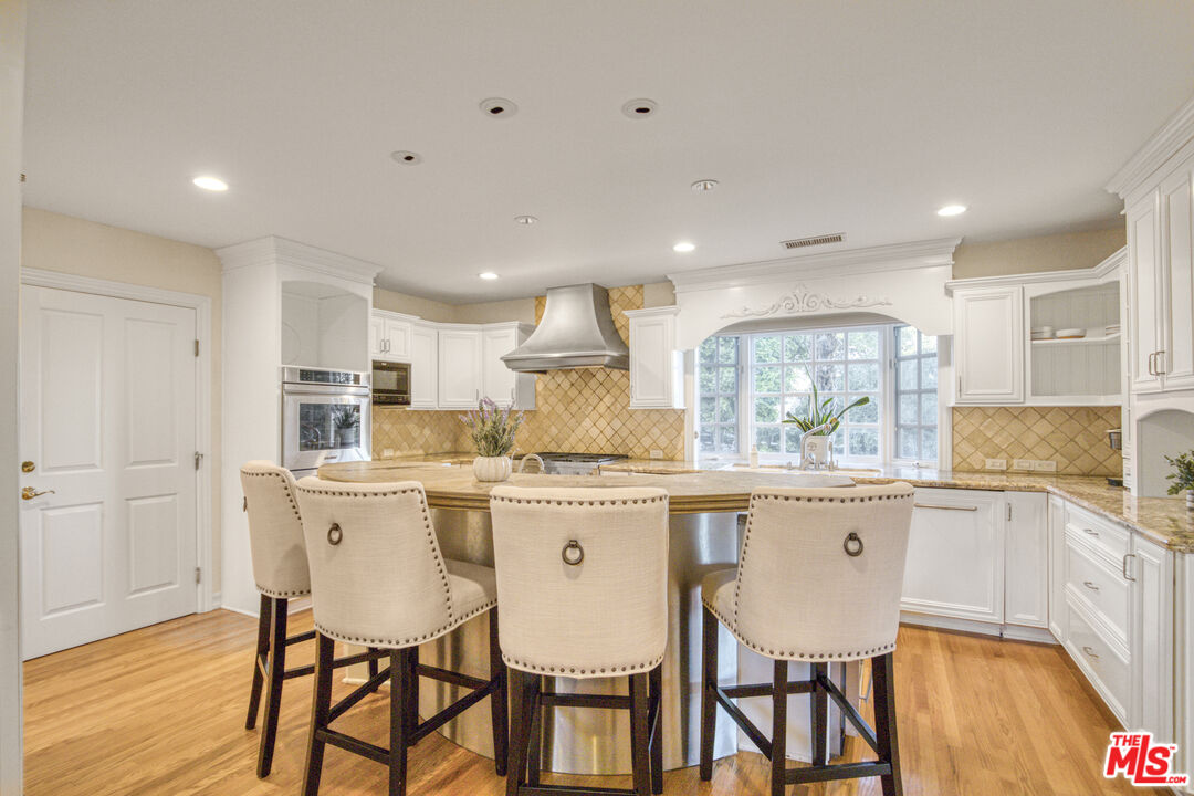 3690 Crownridge Drive Sherman Oaks, CA 91403 - Photo 25 of 55