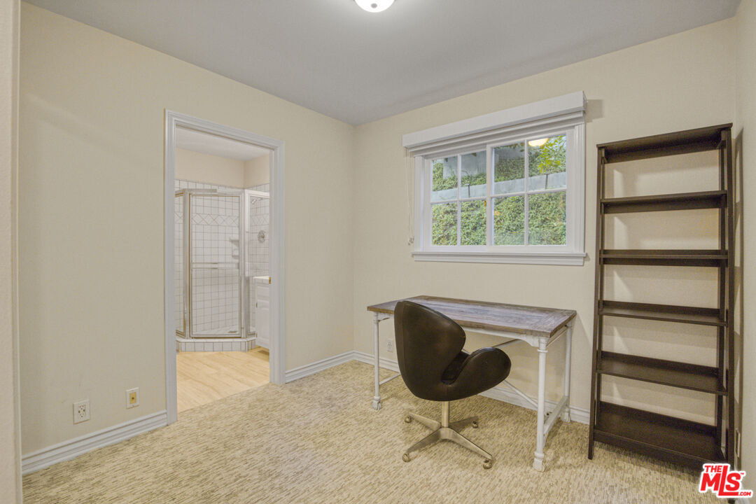 3690 Crownridge Drive Sherman Oaks, CA 91403 - Photo 28 of 55