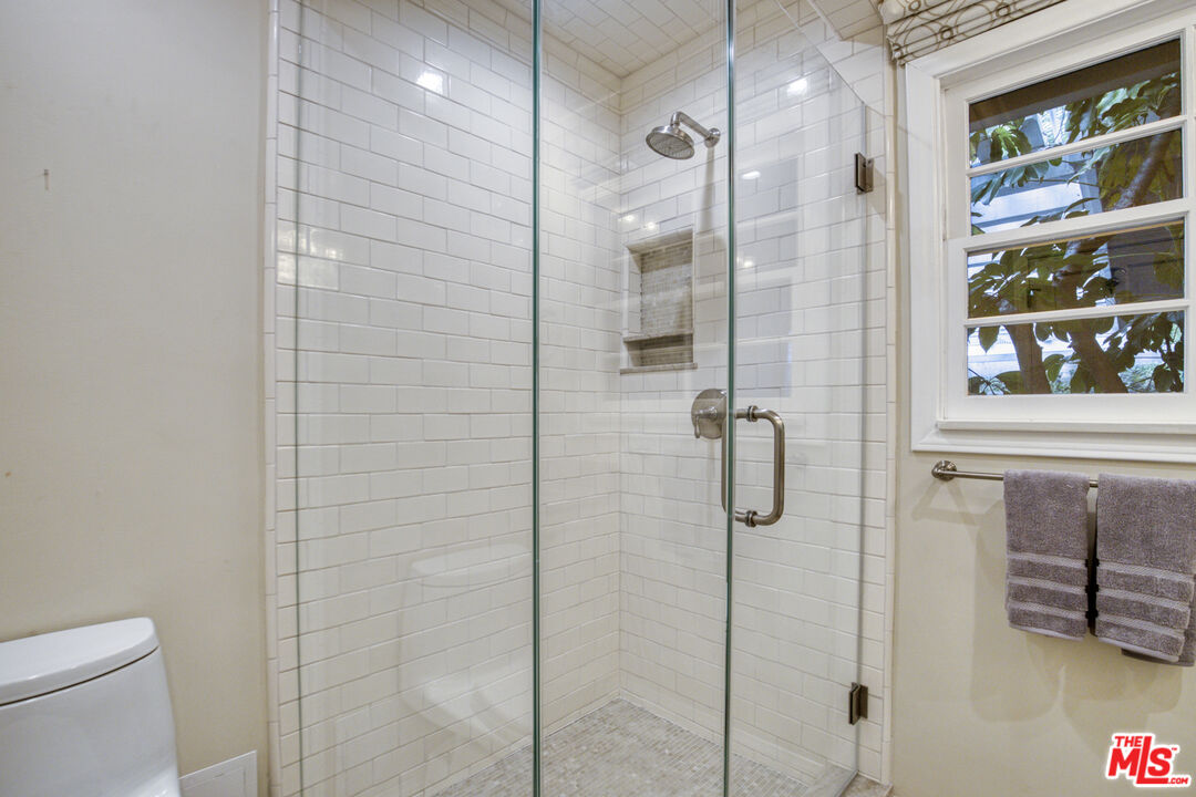 3690 Crownridge Drive Sherman Oaks, CA 91403 - Photo 33 of 55