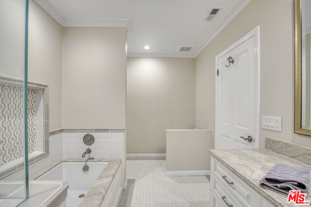 3690 Crownridge Drive Sherman Oaks, CA 91403 - Photo 36 of 55