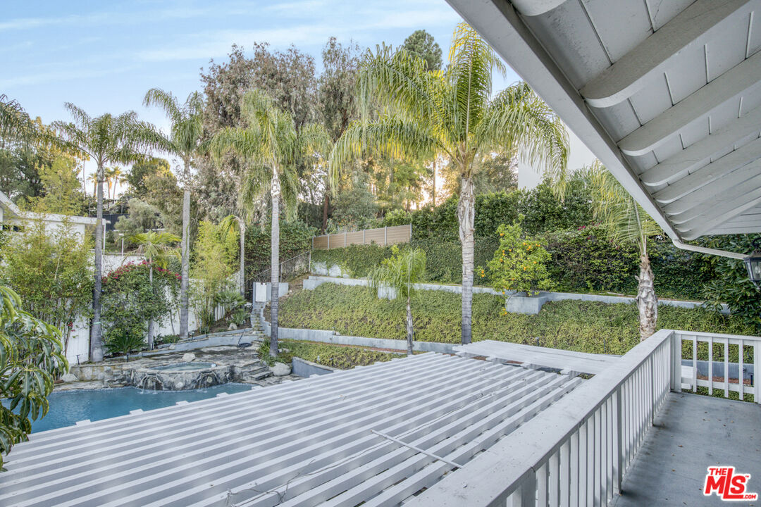 3690 Crownridge Drive Sherman Oaks, CA 91403 - Photo 43 of 55