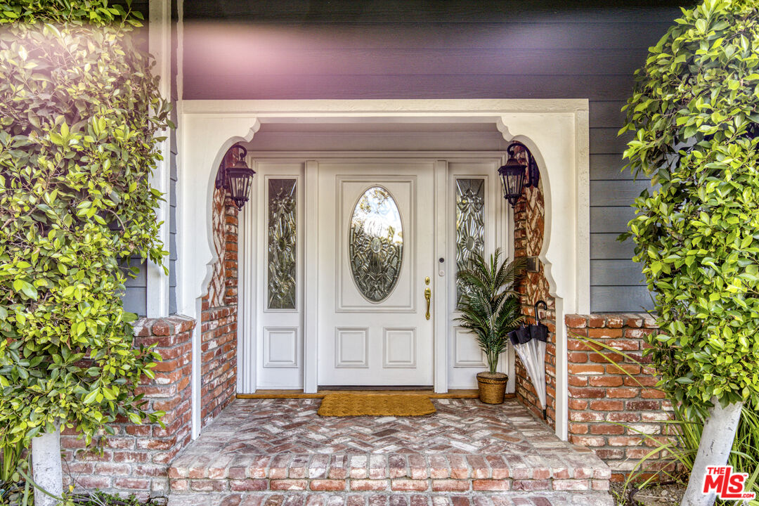 3690 Crownridge Drive Sherman Oaks, CA 91403 - Photo 49 of 55