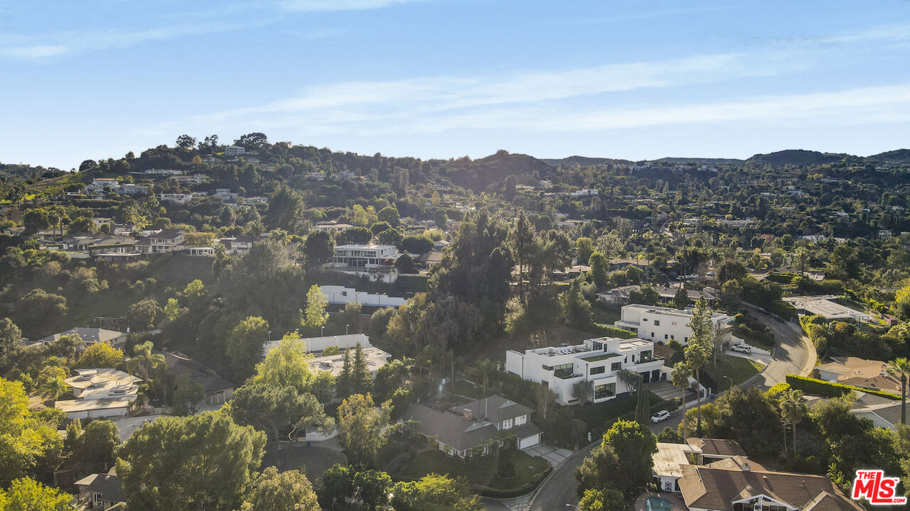 3690 Crownridge Drive Sherman Oaks, CA 91403 - Photo 51 of 55