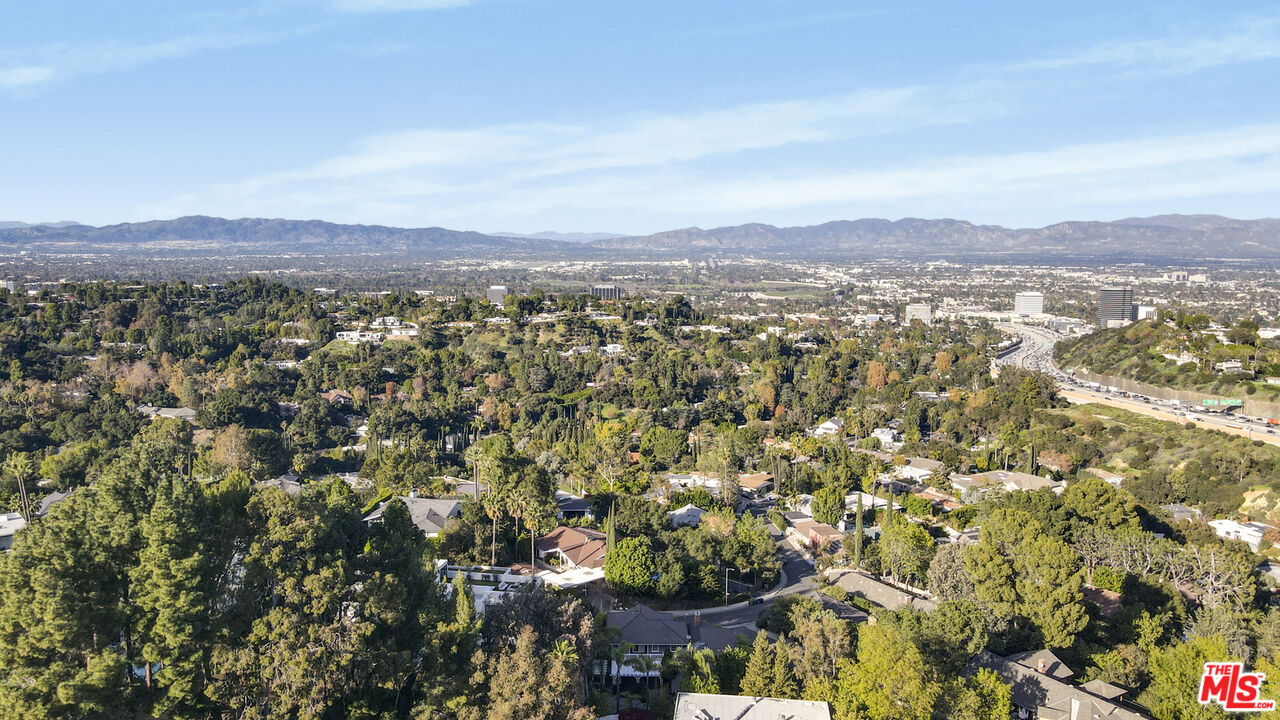 3690 Crownridge Drive Sherman Oaks, CA 91403 - Photo 54 of 55