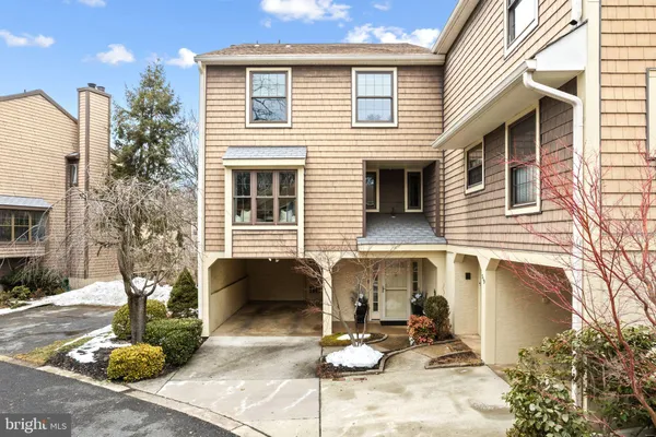 $420,000 | 318 Kings Croft Drive, Cherry Hill, NJ 08034