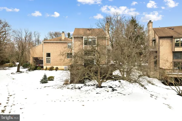 $420,000 | 318 Kings Croft Drive, Cherry Hill, NJ 08034