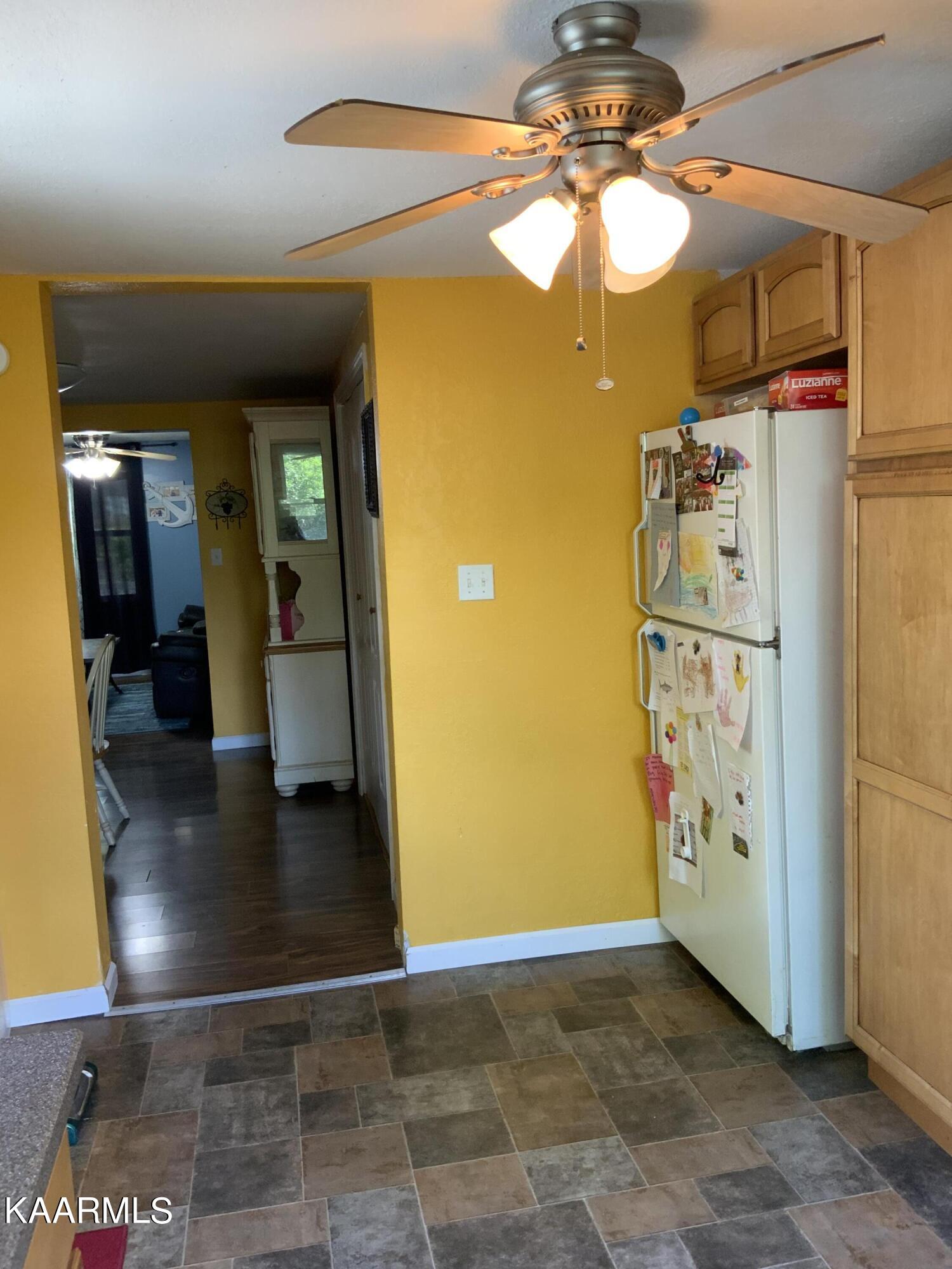 4604 Cambridge Road Walland, TN 37886 - Photo 14 of 25 CCA83E4E-D27A-47C7-A62A-AA488ACD4D69