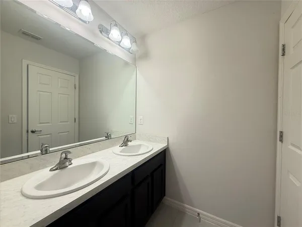 $2,700 | 423 Kestrel Drive, Groveland, FL 34736