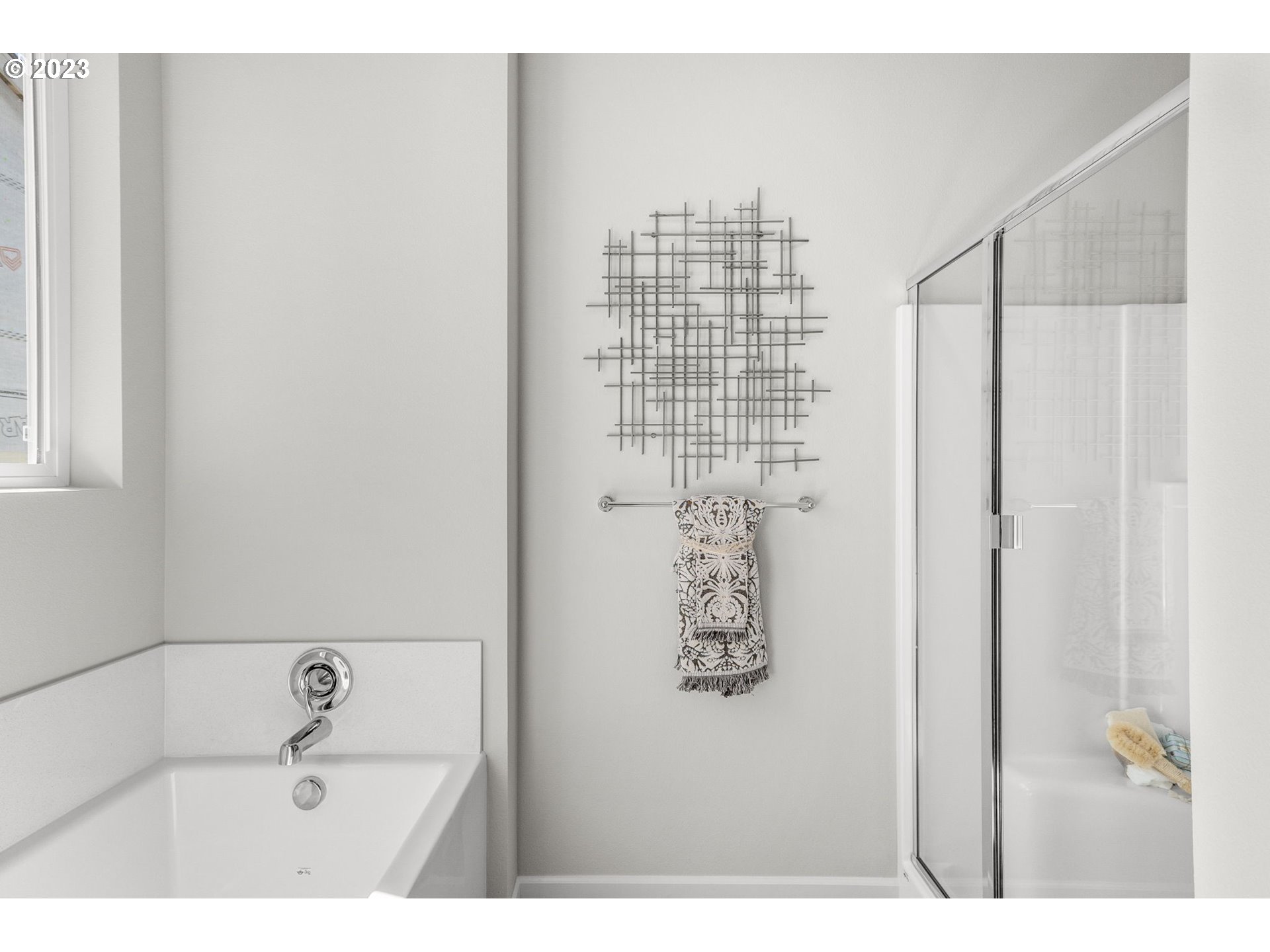 2364 Southeast Teal Avenue Gresham, OR 97080 - Photo 17 of 20 a bathroom with a bathtub and shower