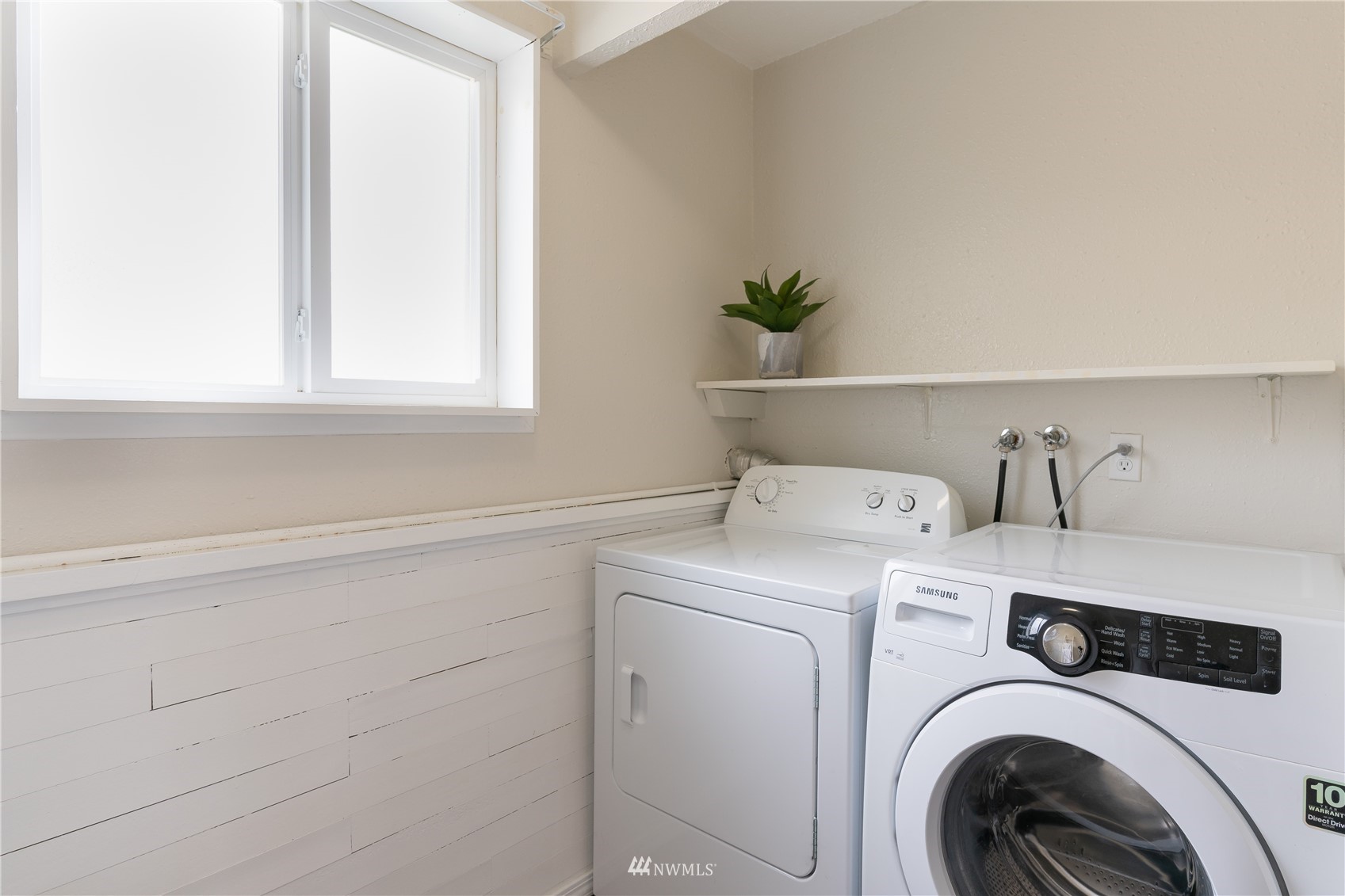 212 225th Street Southwest Bothell, WA 98021 - Photo 25 of 31 a utility room with dryer and washer