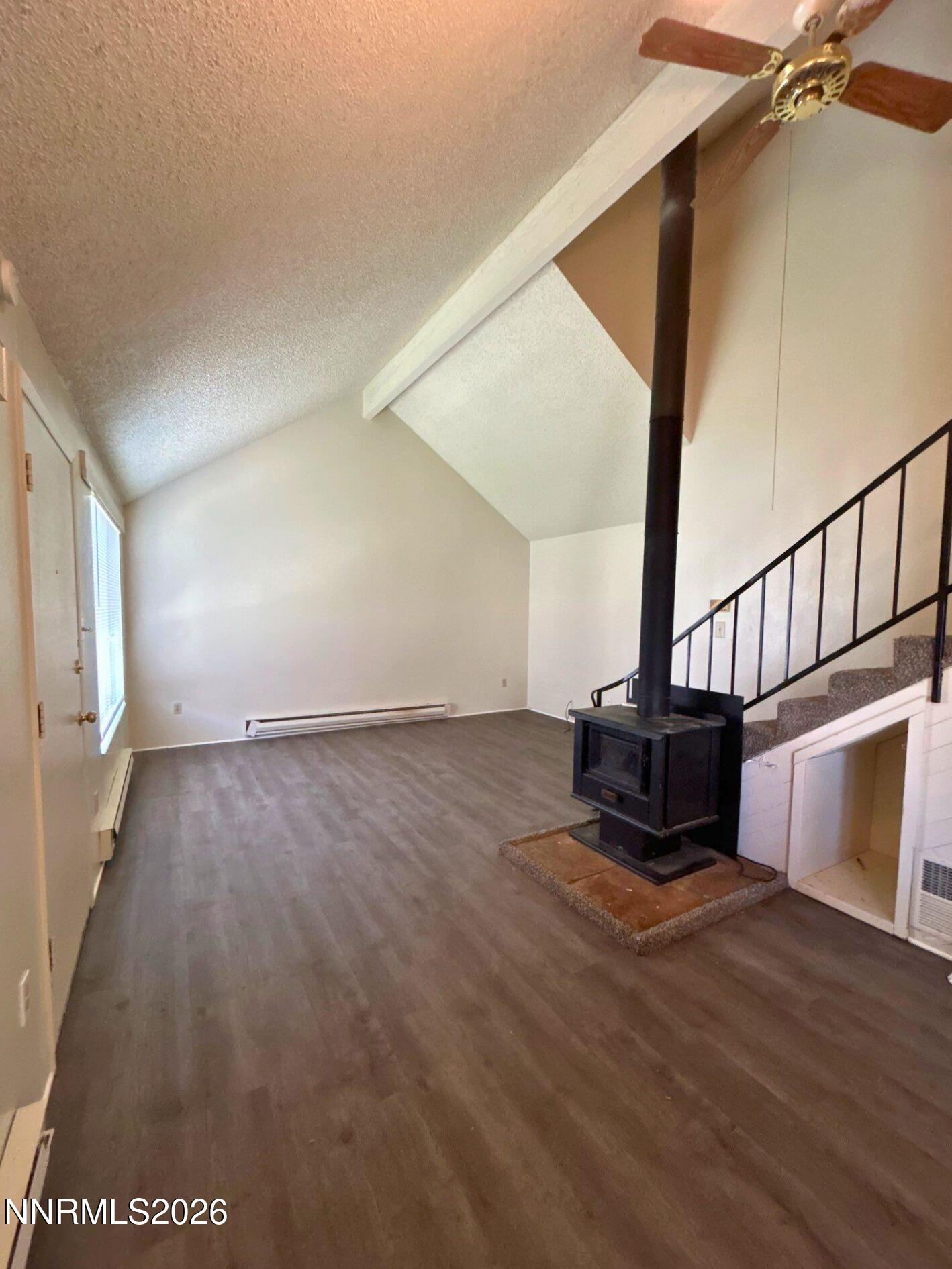 1664 Manchester Way Sparks, NV 89431 - Photo 3 of 11 0d16a2a8-5bb9-4465-bb06-f5ed53d3951a